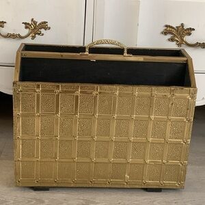 Magnificent Vintage Metal & Wood Magazine‎ Rack Gold Brass MCM textured w handle